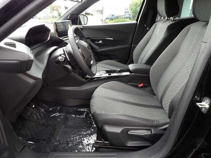 Peugeot 2008 2008 PureTech 130 EAT8 Allure Pack