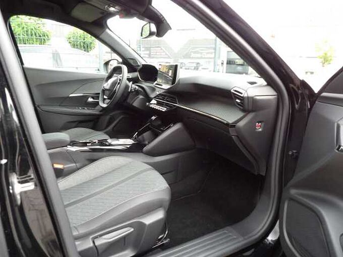 Peugeot 2008 2008 PureTech 130 EAT8 Allure Pack