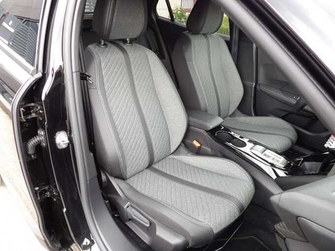 Peugeot 2008 2008 PureTech 130 EAT8 Allure Pack