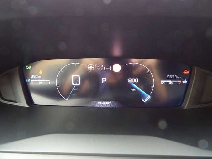 Peugeot 2008 2008 PureTech 130 EAT8 Allure Pack