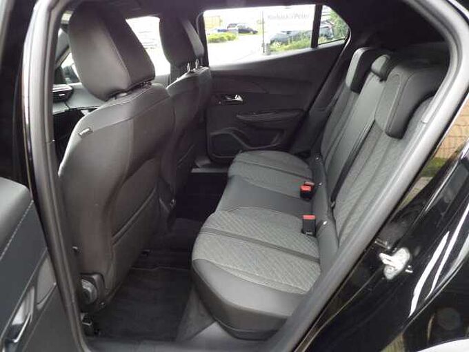 Peugeot 2008 2008 PureTech 130 EAT8 Allure Pack