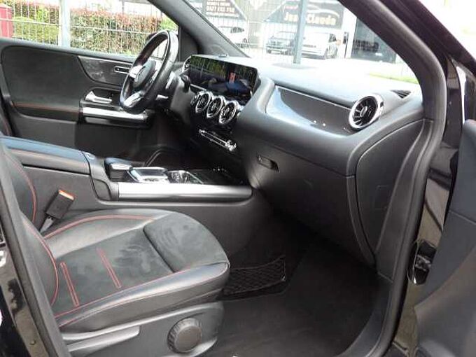 Mercedes-Benz B 180 B 180 d 7G-DCT AMG Line