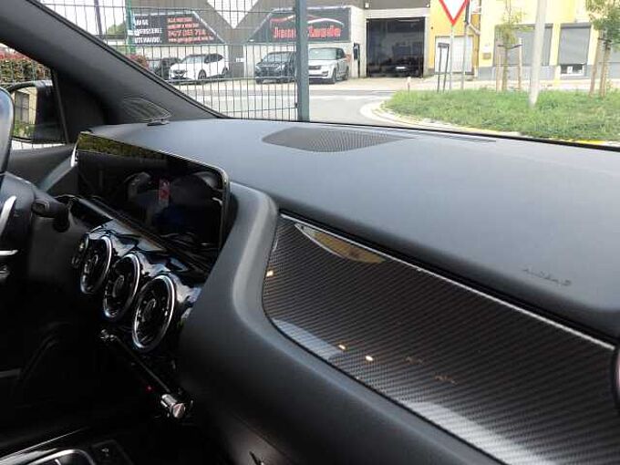 Mercedes-Benz B 180 B 180 d 7G-DCT AMG Line