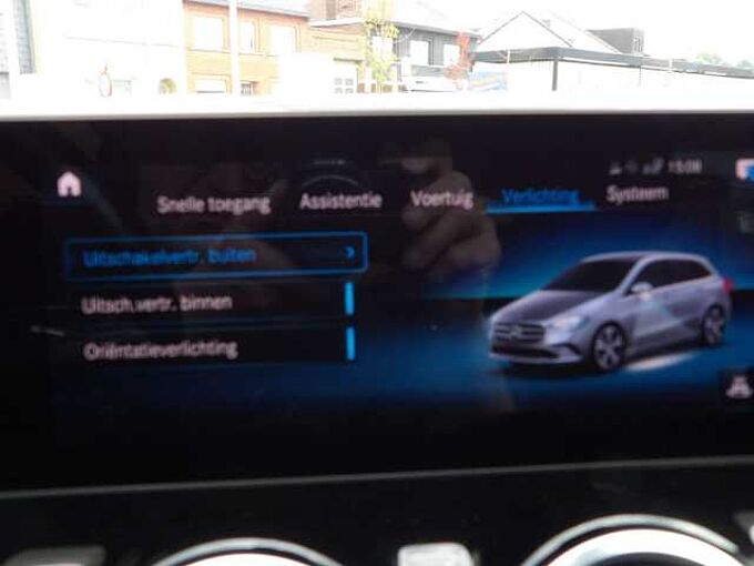 Mercedes-Benz B 180 B 180 d 7G-DCT AMG Line