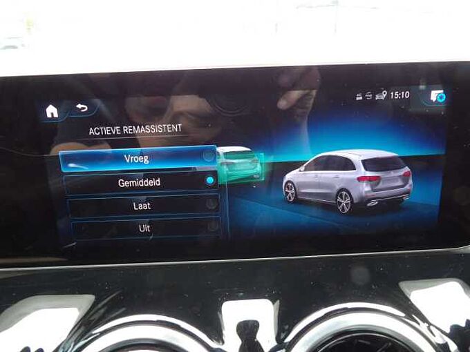 Mercedes-Benz B 180 B 180 d 7G-DCT AMG Line