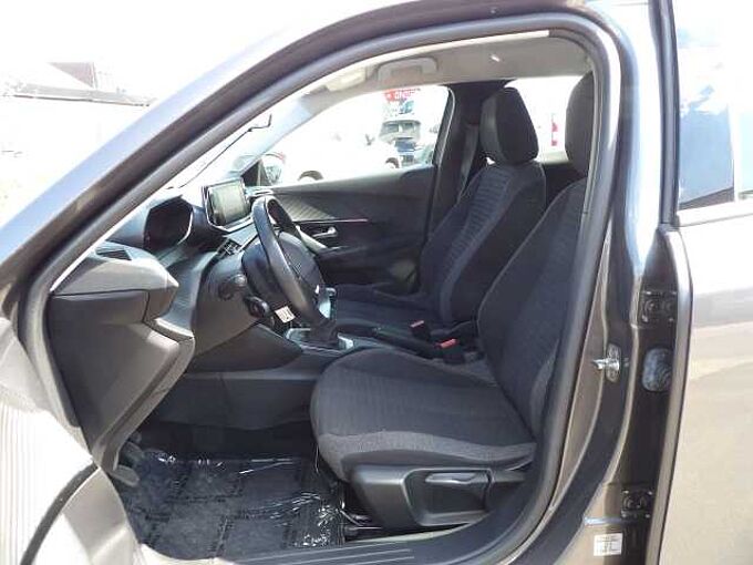 Peugeot 2008 2008 PureTech Active Pack.