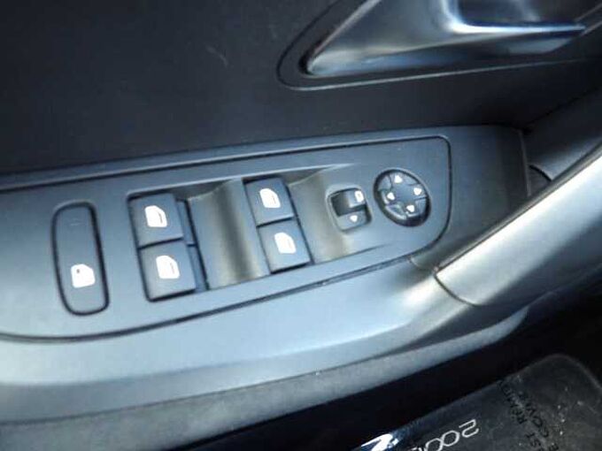 Peugeot 2008 2008 PureTech Active Pack.