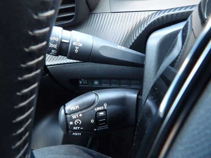 Peugeot 2008 2008 PureTech Active Pack.