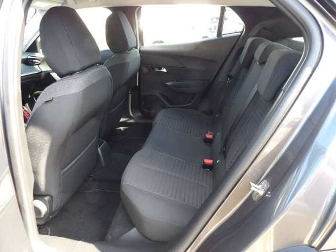 Peugeot 2008 2008 PureTech Active Pack.