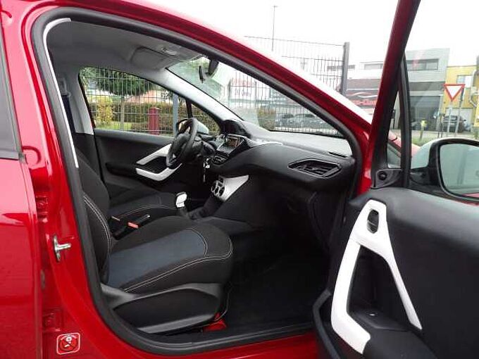 Peugeot 208 208 PureTech 68 Like